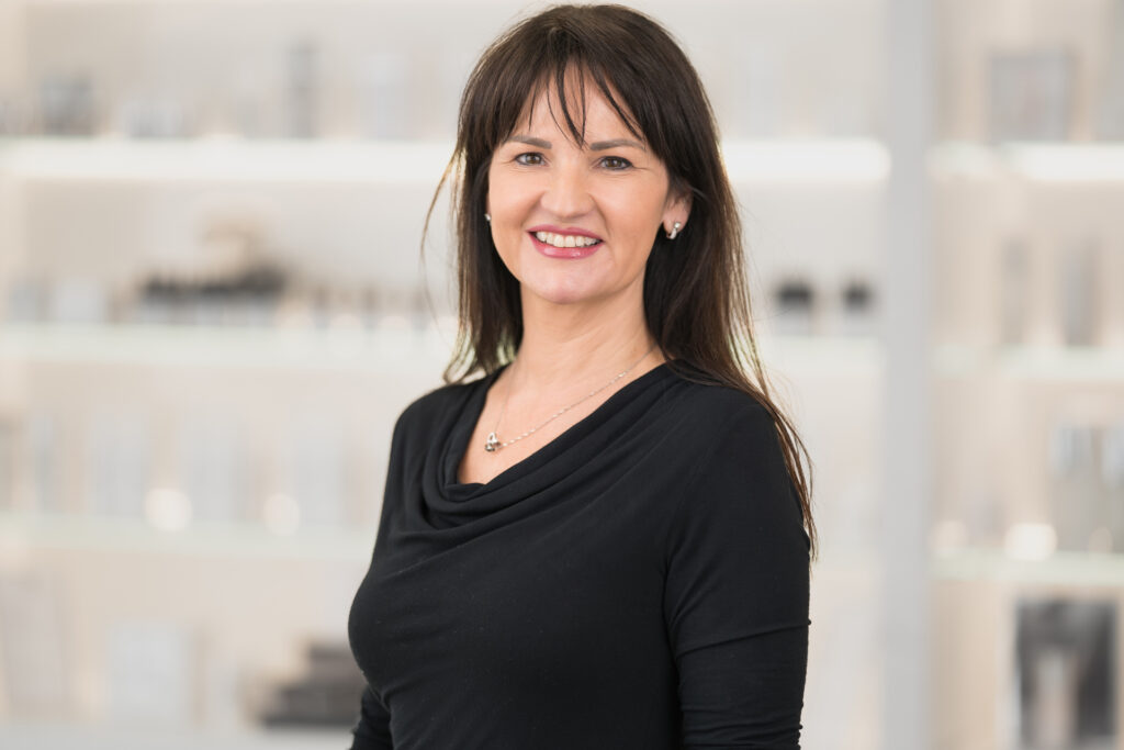 Mitarbeiterin Portrait in Kosmetikinstitut