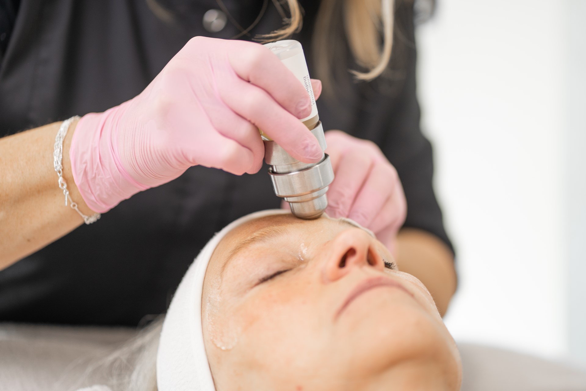 Nahaufnahme einer Anti Aging Behandlung